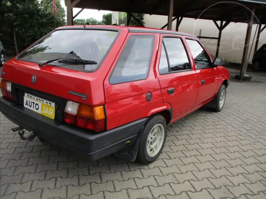 Škoda Forman 1,3 LPG  TAŽNÉ ZAŘÍZENÍ — Zezadu zleva