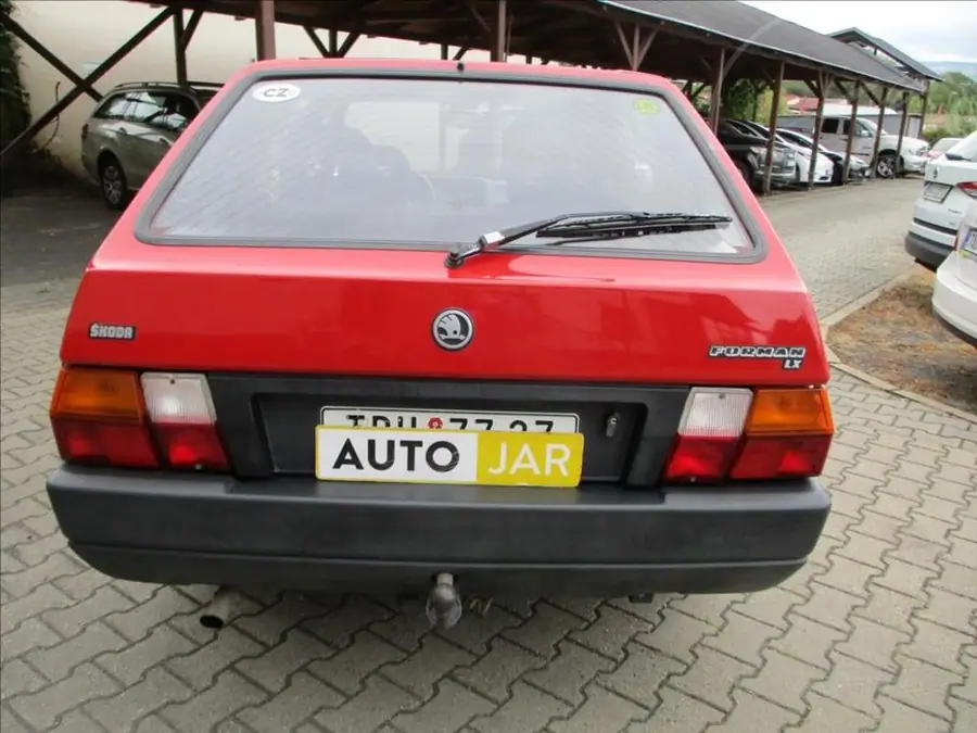 Škoda Forman 1,3 LPG  TAŽNÉ ZAŘÍZENÍ — Zadní pohled