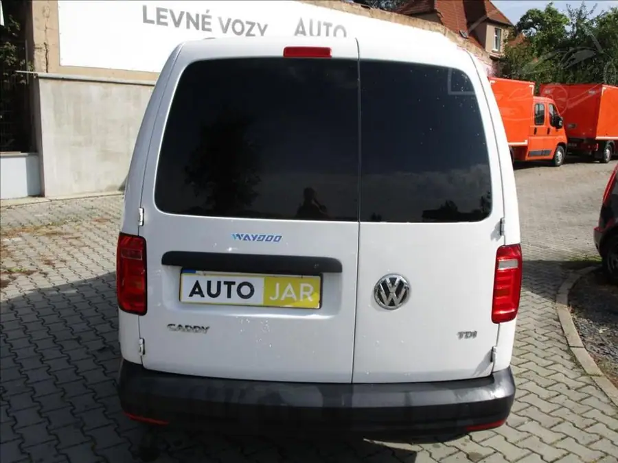 Volkswagen Caddy 2,0 TDI BMT  1.MAJITEL ČR — Zezadu zleva