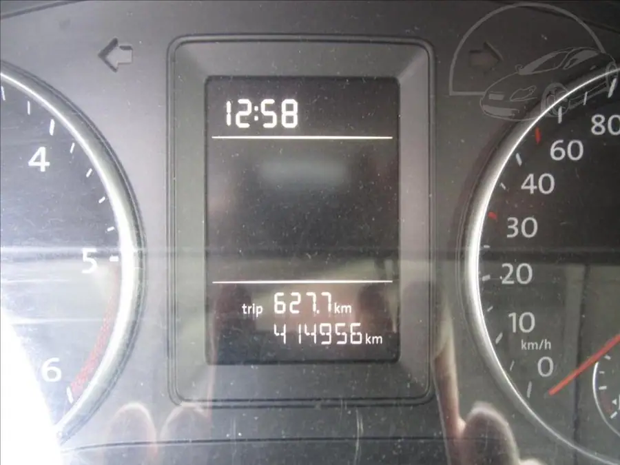 Volkswagen Caddy 2,0 TDI BMT  1.MAJITEL ČR — Přístrojový štít se stavem tachometru