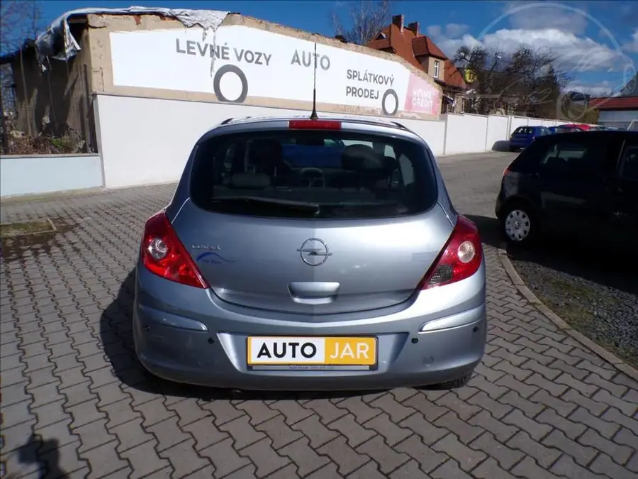 Opel Corsa 1,2 16V — Zadní pohled