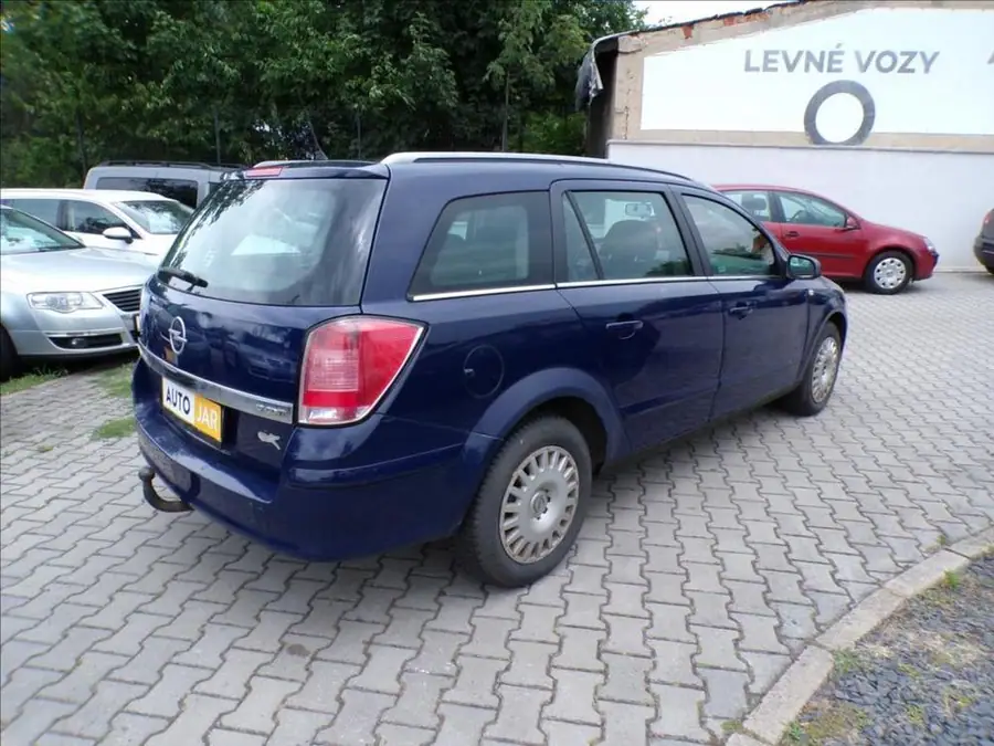 Opel Astra 1,7 CDTi  N1 — Zezadu zleva