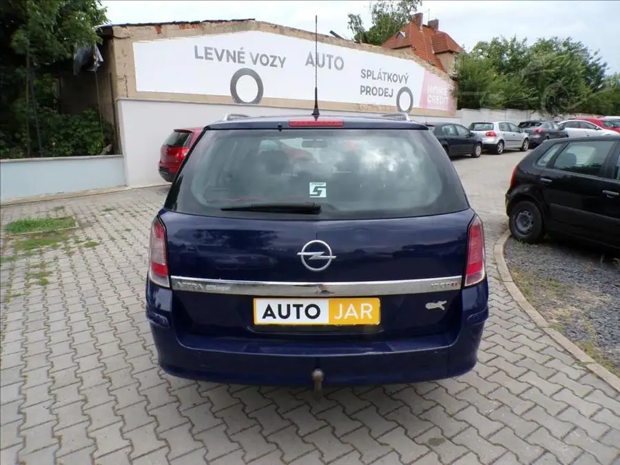 Opel Astra 1,7 CDTi  N1 — Zadní pohled
