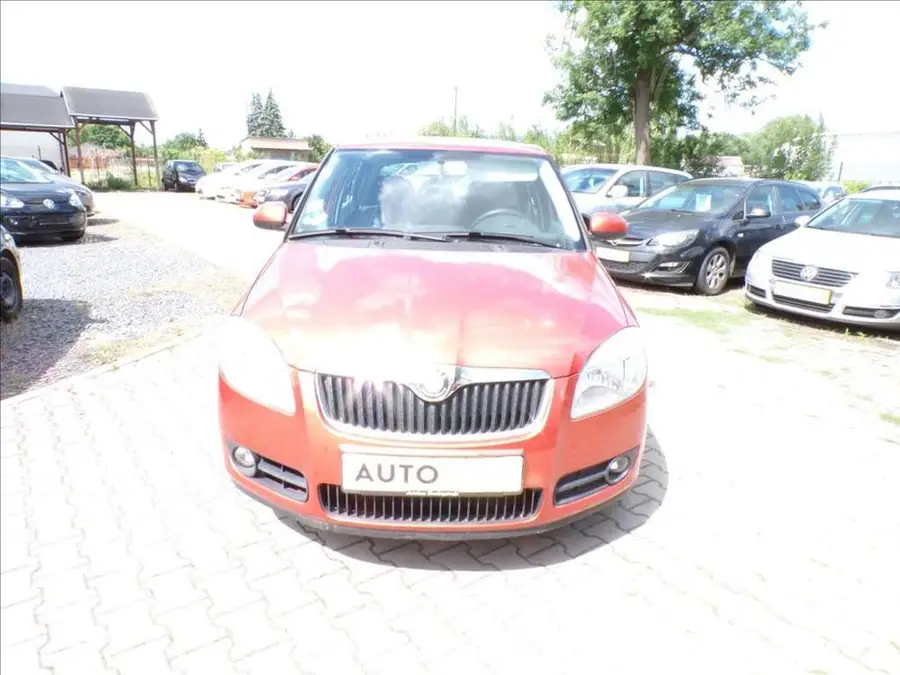 Škoda Fabia 1,2 12V 51KW  DIGI.KLIMA — Čelní pohled
