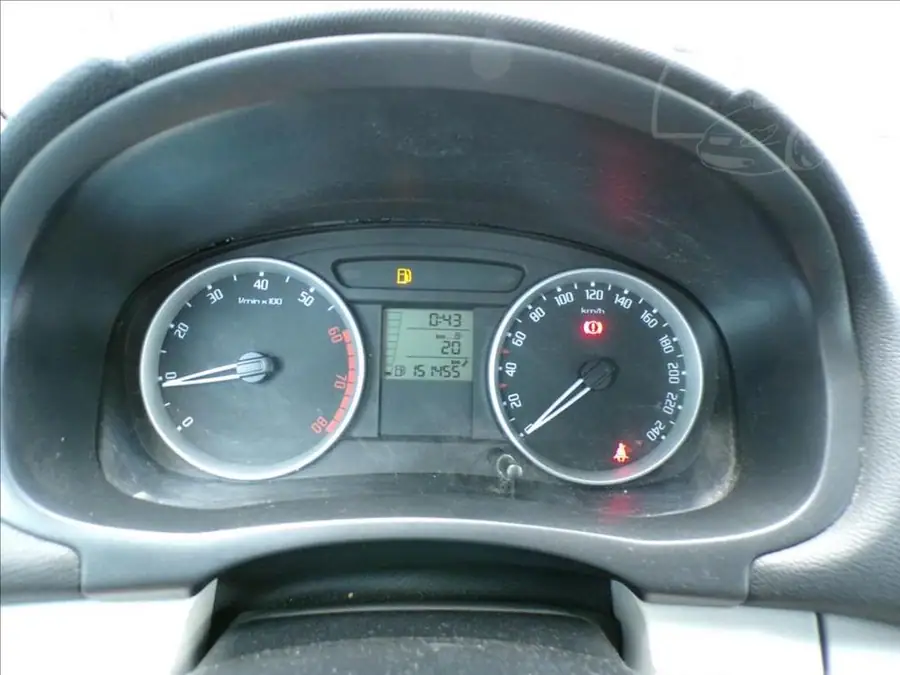 Škoda Fabia 1,2 12V 51KW  DIGI.KLIMA — Přístrojový štít se stavem tachometru