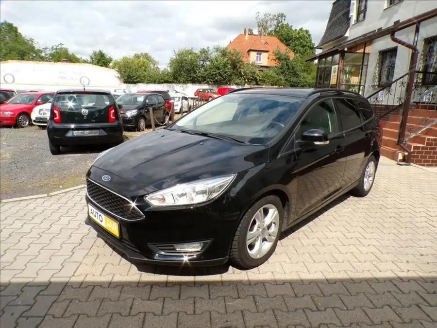 Ford Focus 1,0 EcoBoost 92kW  NOVÉ ROZVODY — Zepředu zblízka