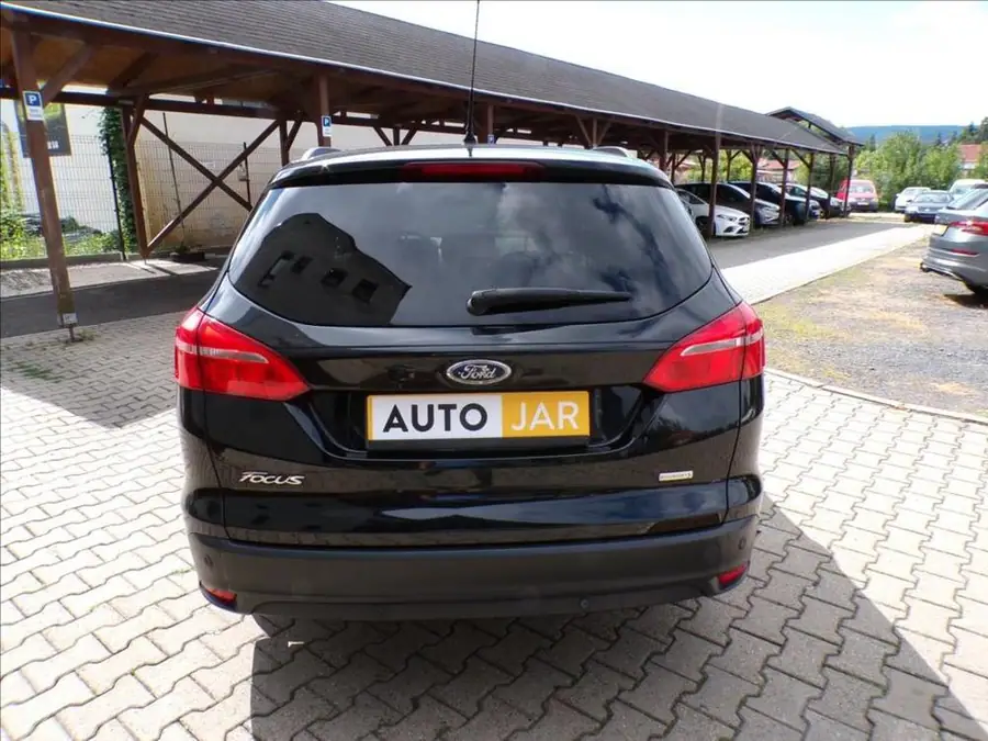 Ford Focus 1,0 EcoBoost 92kW  NOVÉ ROZVODY — Zadní pohled