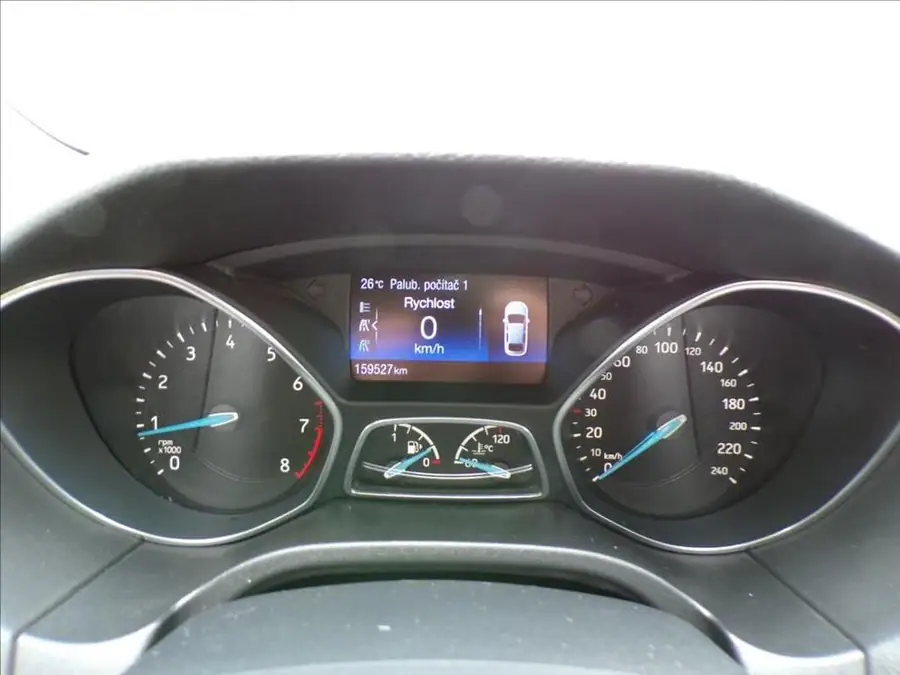Ford Focus 1,0 EcoBoost 92kW  NOVÉ ROZVODY — Přístrojový štít se stavem tachometru