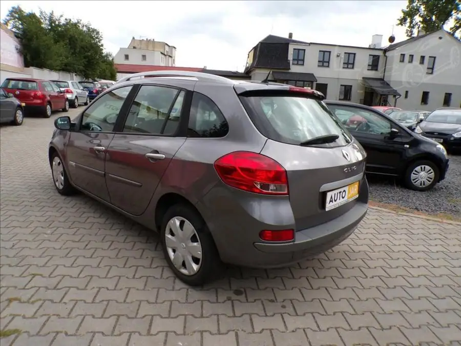 Renault Clio 1,2 TCe  KLIMA — Zezadu zprava
