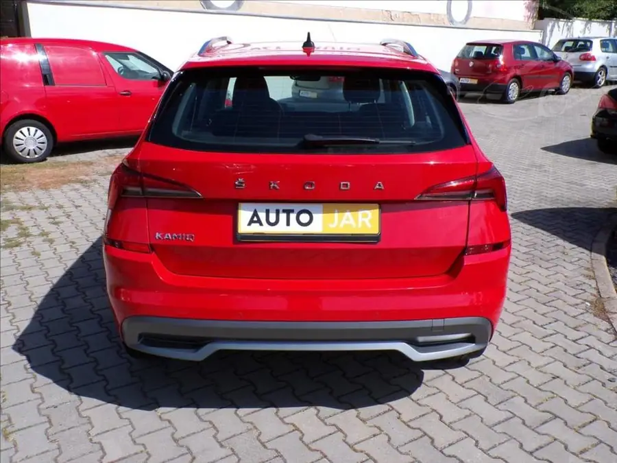 Škoda Kamiq 1,0 TSI  Style, 1.MAJITEL ČR — Zezadu zleva