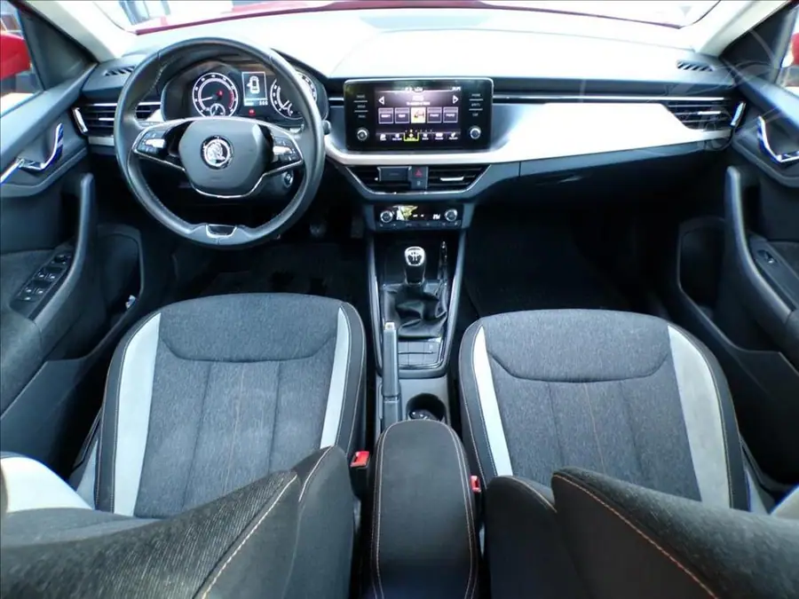 Škoda Kamiq 1,0 TSI  Style, 1.MAJITEL ČR — Interiér — palubní deska