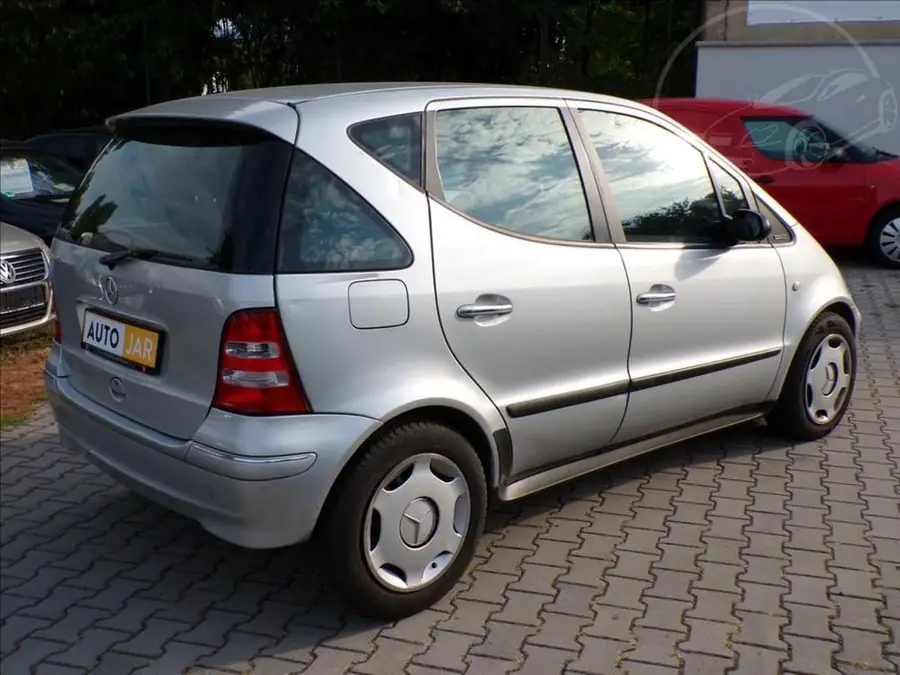 Mercedes-Benz I 1,6  AUTOMAT — Zezadu zprava