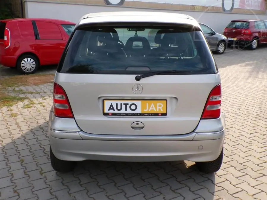 Mercedes-Benz I 1,6  AUTOMAT — Zezadu zleva