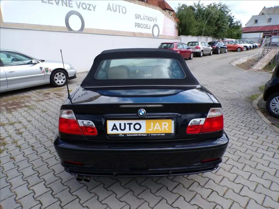 BMW 2,2 320Ci — Zadní pohled