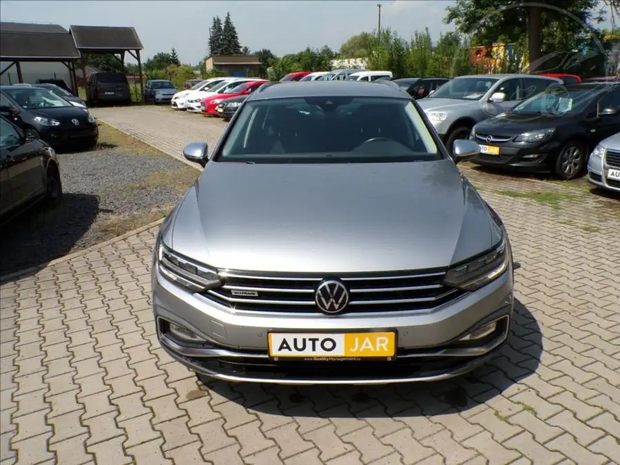 Volkswagen Passat 2,0 TDI 4MOT,DSG,Alltrack — Zepředu zblízka