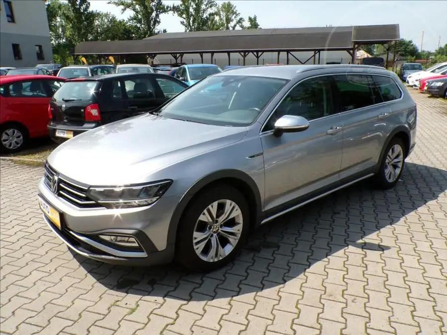 Volkswagen Passat 2,0 TDI 4MOT,DSG,Alltrack — Čelní pohled