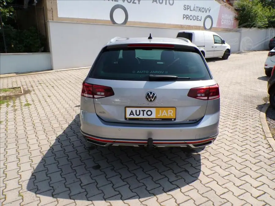 Volkswagen Passat 2,0 TDI 4MOT,DSG,Alltrack — Zezadu zleva