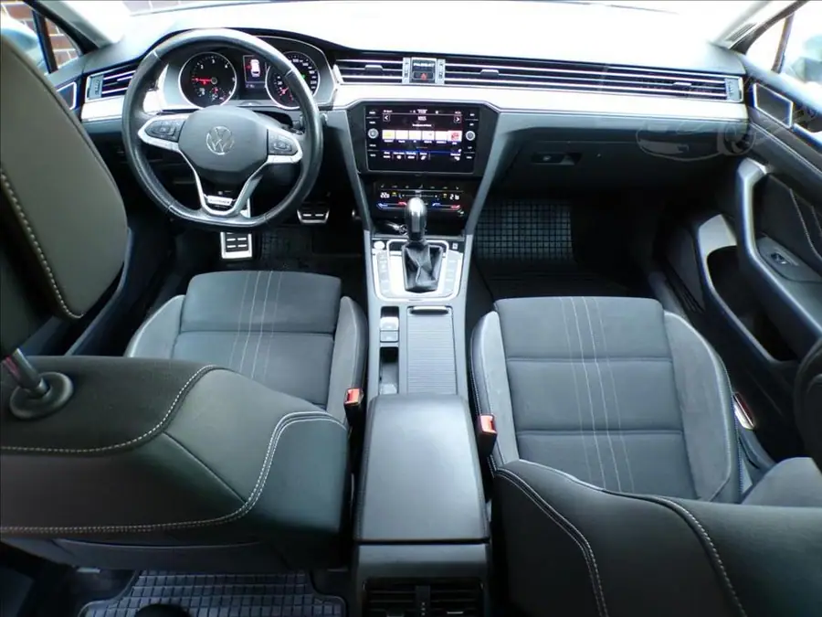 Volkswagen Passat 2,0 TDI 4MOT,DSG,Alltrack — Interiér — palubní deska