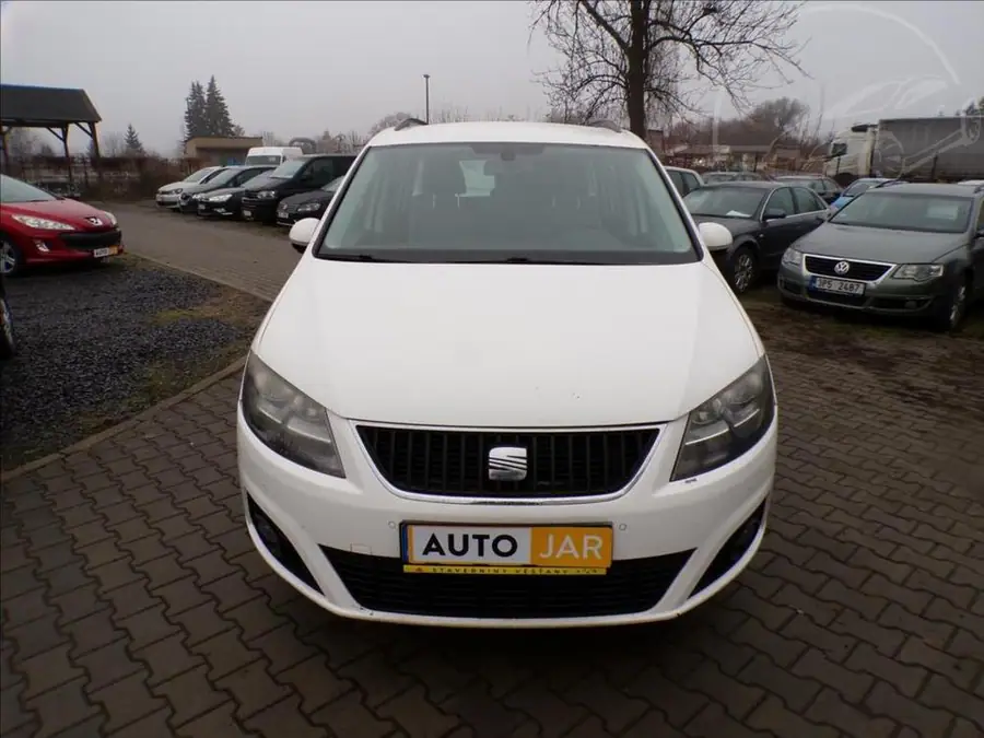Seat Alhambra 2,0 TDI-125KW  TAŽNÉ ZAŘ.,7 MÍST — Čelní pohled