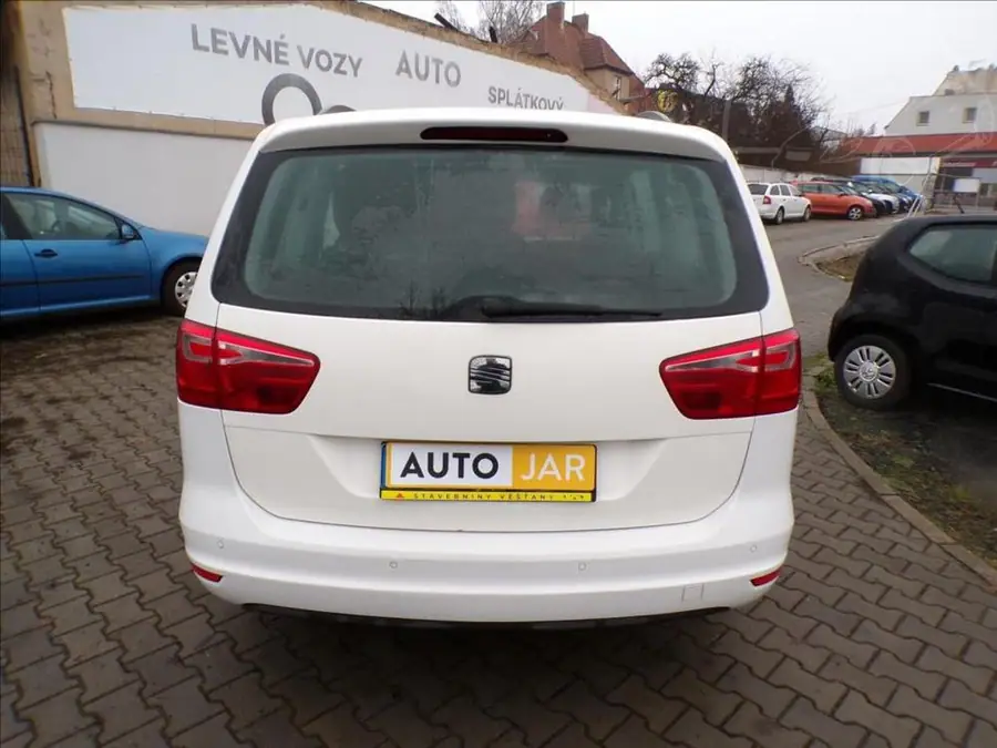 Seat Alhambra 2,0 TDI-125KW  TAŽNÉ ZAŘ.,7 MÍST — Zadní pohled