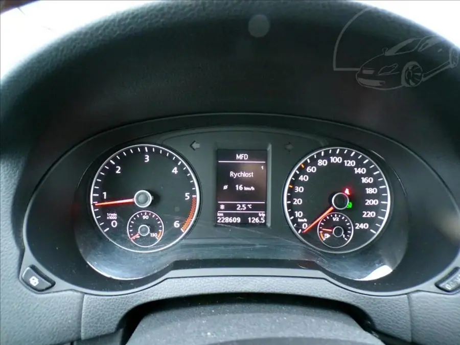 Seat Alhambra 2,0 TDI-125KW  TAŽNÉ ZAŘ.,7 MÍST — Přístrojový štít se stavem tachometru