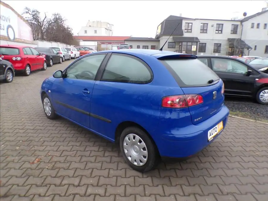 Seat Ibiza 1,4 16V — Zezadu zprava