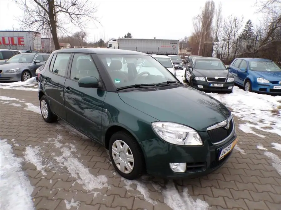 Škoda Fabia 1,6 16V  AUTOMAT — Zepředu zblízka