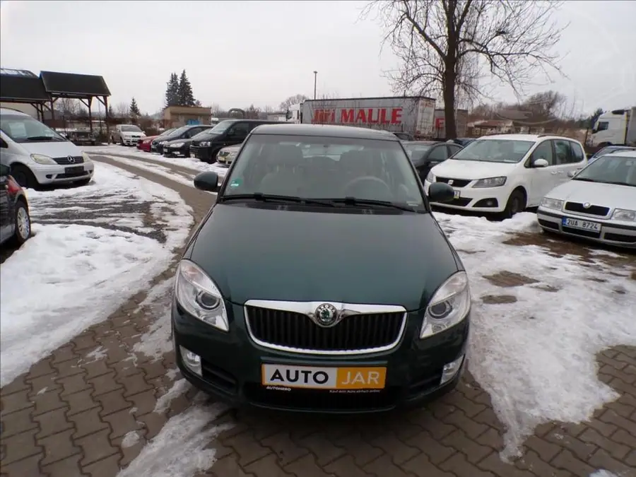 Škoda Fabia 1,6 16V  AUTOMAT — Zezadu zprava