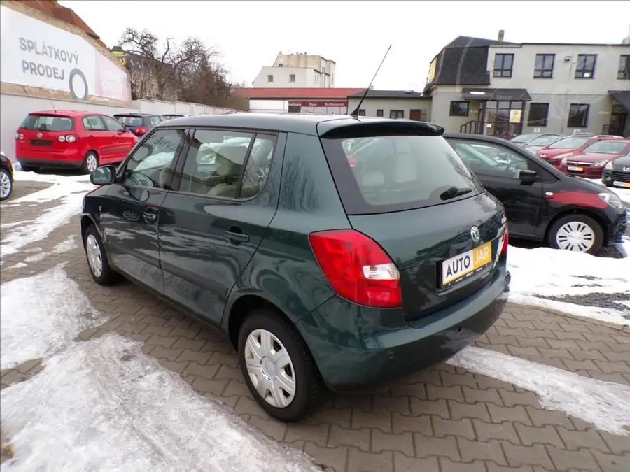 Škoda Fabia 1,6 16V  AUTOMAT — Zezadu zleva