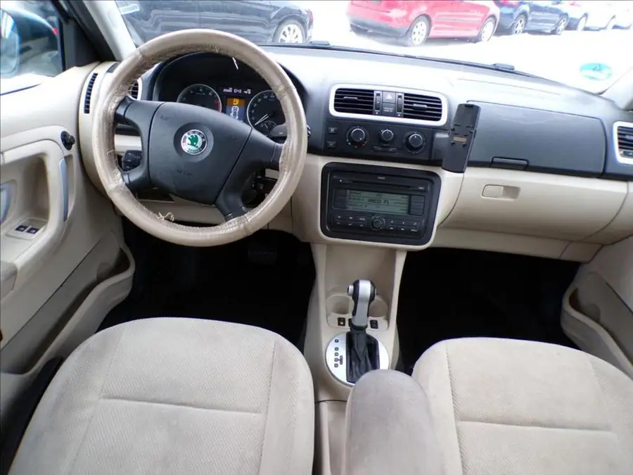 Škoda Fabia 1,6 16V  AUTOMAT — Přístrojový štít se stavem tachometru