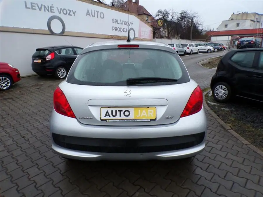 Peugeot 207 1,4 16V  KLIMA — Zadní pohled