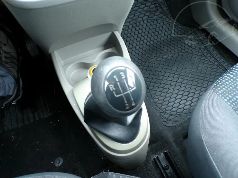 Renault Twingo 1,2 i  KLIMA — Zezadu zleva