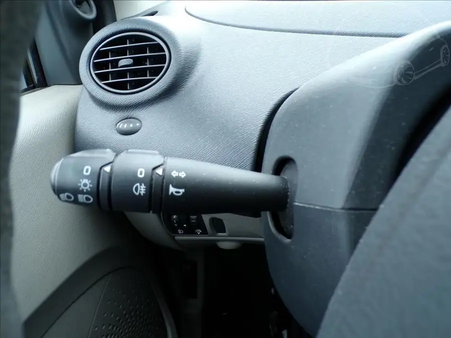 Renault Twingo 1,2 i  KLIMA — Interiér — palubní deska