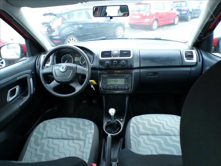 Škoda Roomster 1,4 16V  STYLE — Interiér — palubní deska