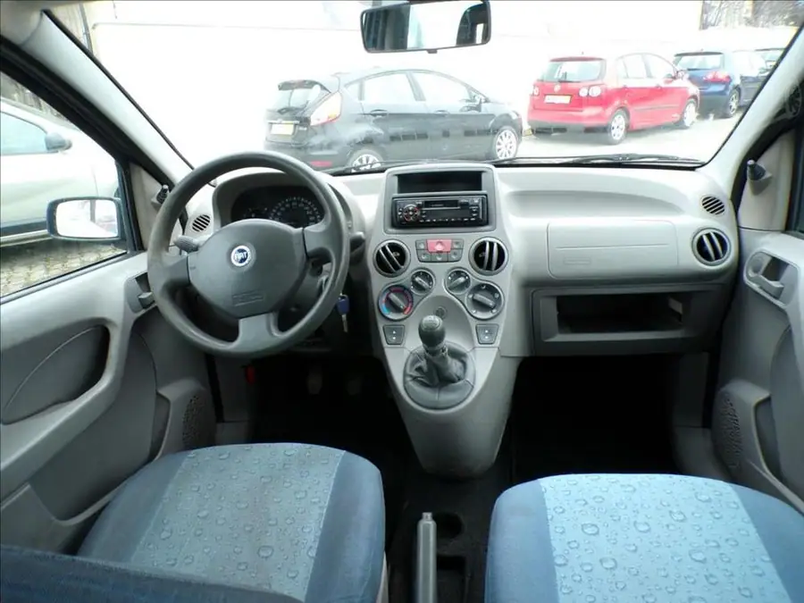 Fiat Panda 1,1 i — Interiér — palubní deska