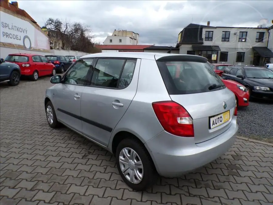 Škoda Fabia 1,4 TDI — Zezadu zprava