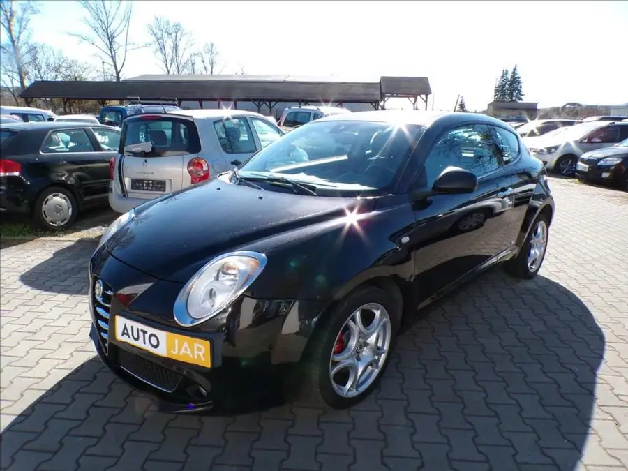 Alfa Romeo Mito 1,6 JTD 88KW  NAVI,KŮŽE,SER.KNIHA — Zepředu zblízka