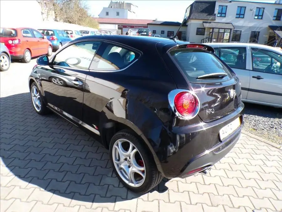 Alfa Romeo Mito 1,6 JTD 88KW  NAVI,KŮŽE,SER.KNIHA — Zezadu zprava