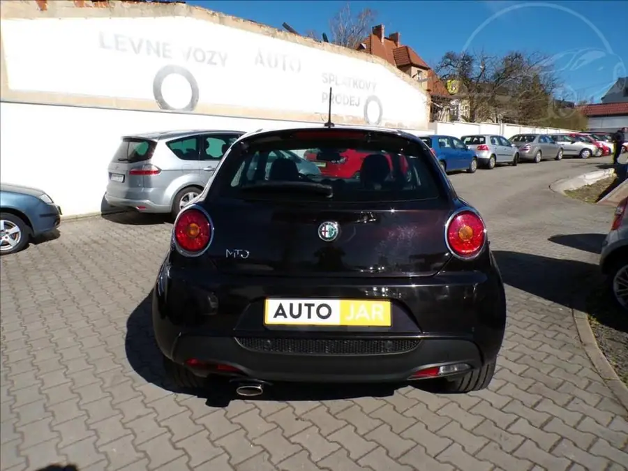 Alfa Romeo Mito 1,6 JTD 88KW  NAVI,KŮŽE,SER.KNIHA — Zadní pohled
