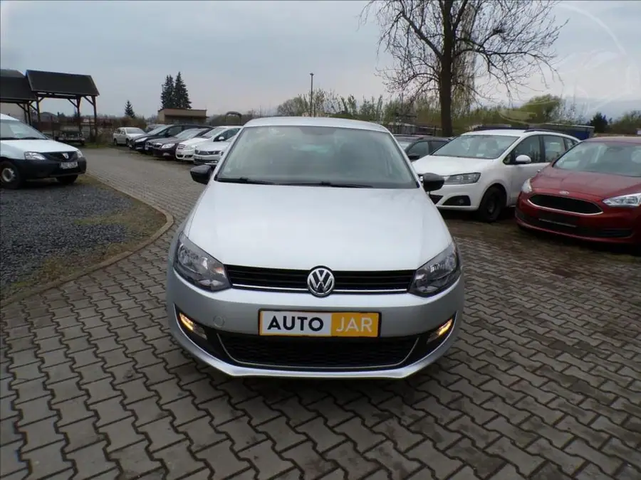 Volkswagen Polo 1,2 TSI-77KW  DIGI.KLIMA — Čelní pohled