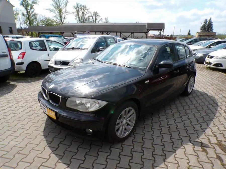 BMW 1,6 116 i — Zepředu zblízka