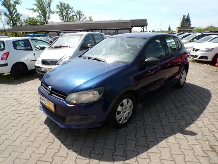 Volkswagen Polo 1,2 12V  KLIMATIZACE — Zepředu zblízka