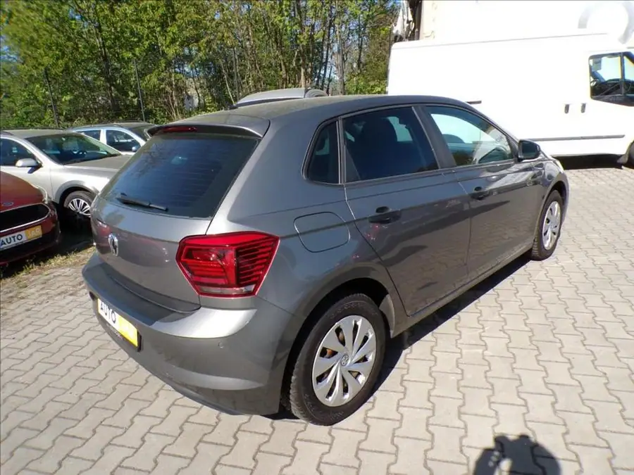 Volkswagen Polo 1,0 MPI — Zezadu zleva