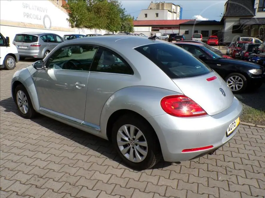 Volkswagen New Beetle 1,2 TSI  . — Zadní pohled