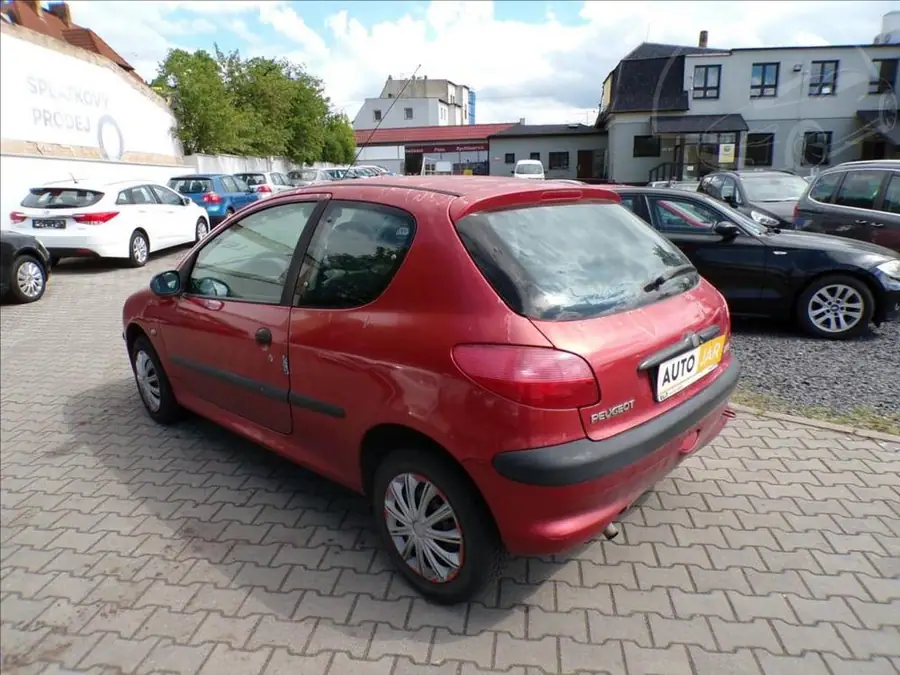 Peugeot 206 1,1 i — Zezadu zprava