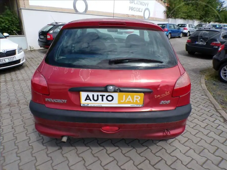 Peugeot 206 1,1 i — Zadní pohled