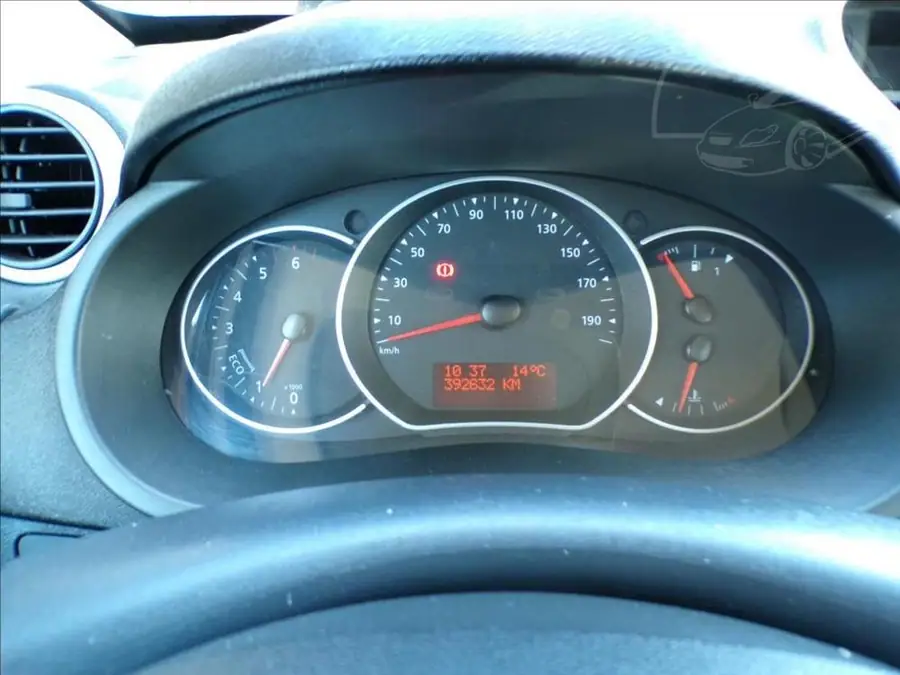 Renault Kangoo 1,5 dCi  KLIMA — Interiér — palubní deska
