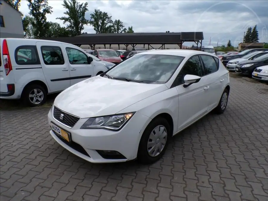 Seat Leon 1,2 TSI  DIGI.KLIMA — Zepředu zblízka