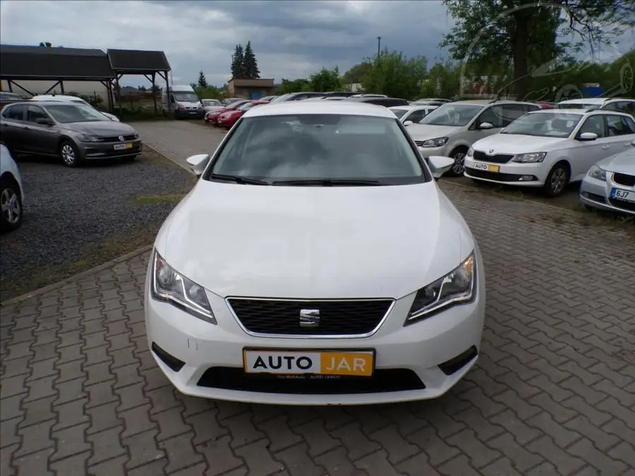 Seat Leon 1,2 TSI  DIGI.KLIMA — Čelní pohled