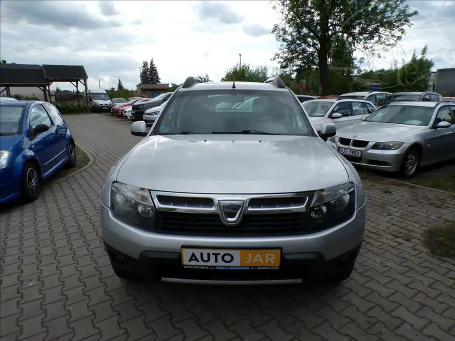 Dacia Duster 1,6 16V  TAŽNÉ ZAŘÍZENÍ, LPG — Čelní pohled